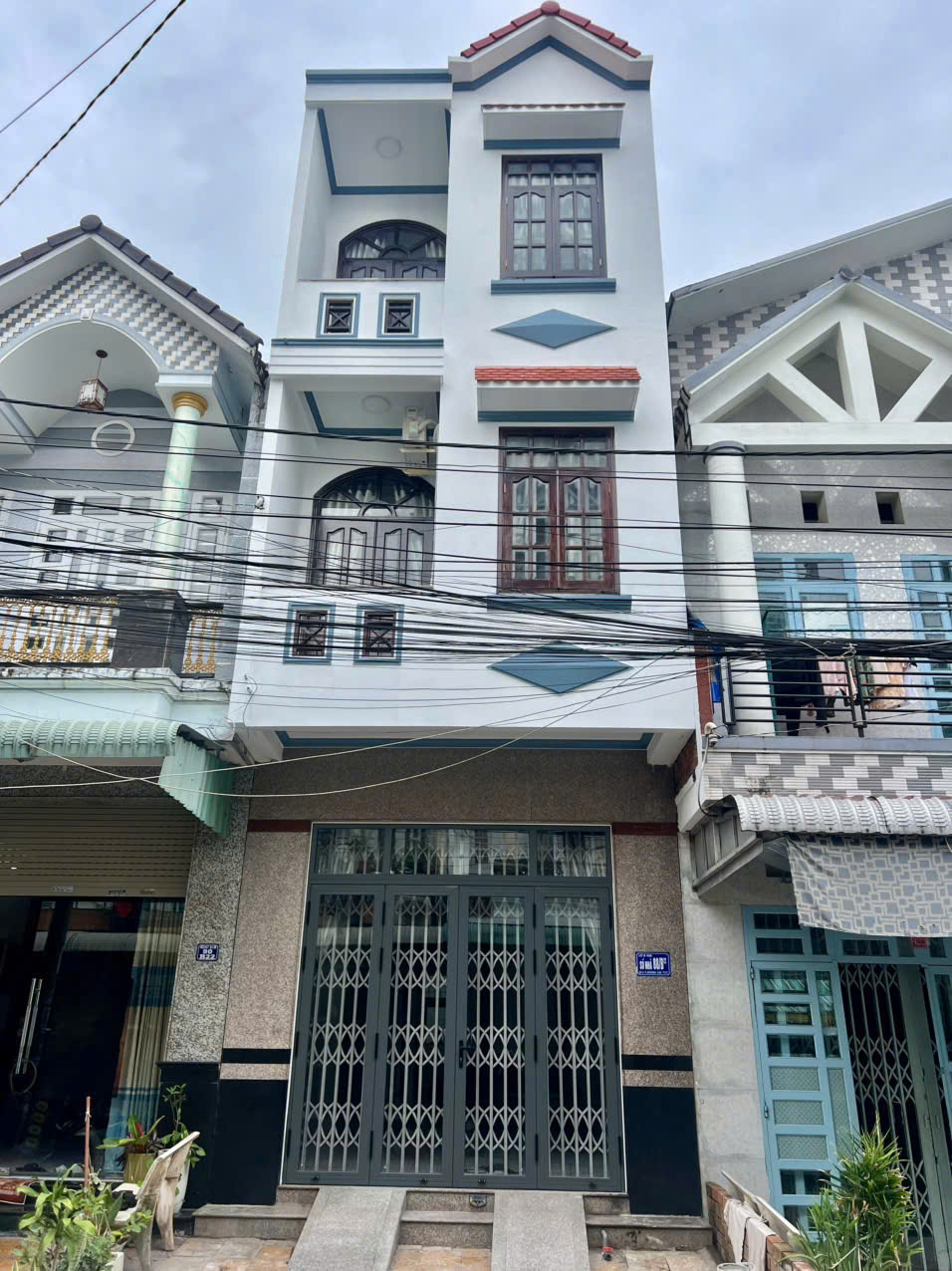 SP 622: BÁN NHÀ 1 TRỆT 2 LẦU